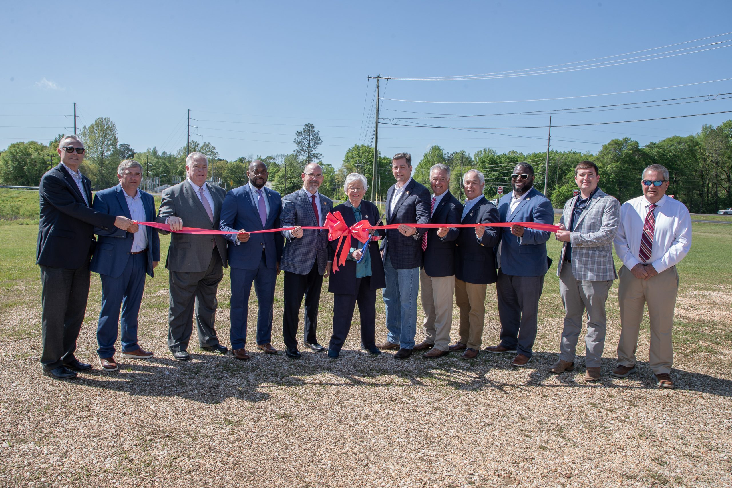 Governor Kay Ivey delivered remarks and cut the ribbon at the U.S. Highway 82 ribbon-cutting ceremony held at the Prattville Pentecostal Church in Prattville, Alabama. The Alabama Department of Transportation (ALDOT) announced the substantial completion of the US-82 widening project in Prattville.